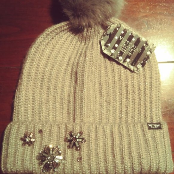 Victoria's Secret Accessories - Victoria's Secret Snowflake Sparkle Pom Pom hat